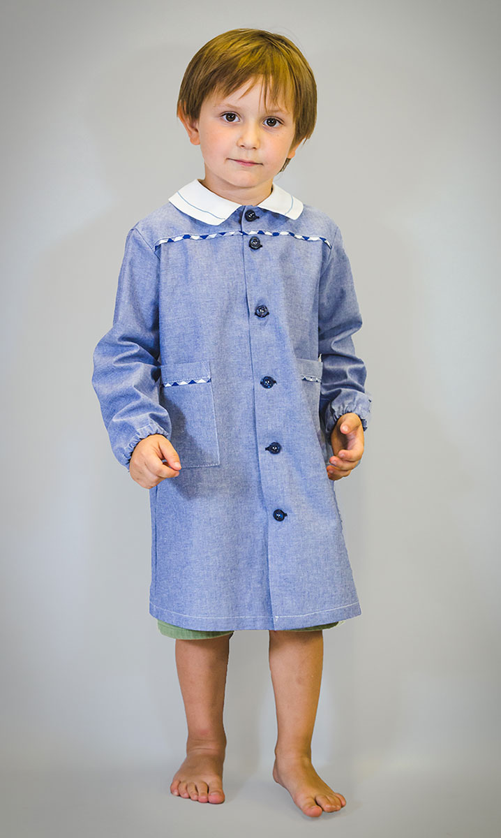 Tristan-grembiule-scuola-materna-tinta-unita-oxford-azzurro-particolare01